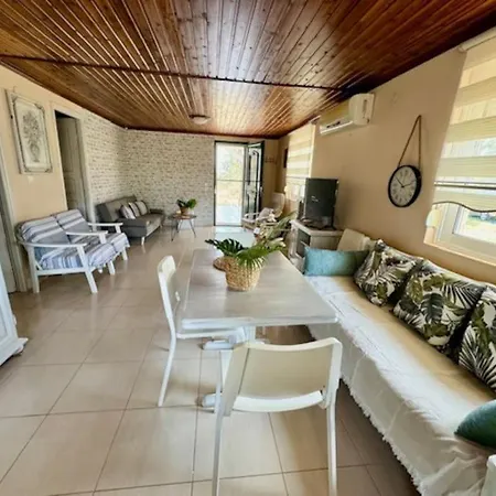 Meni'S Paradise House Dikella Exterior photo